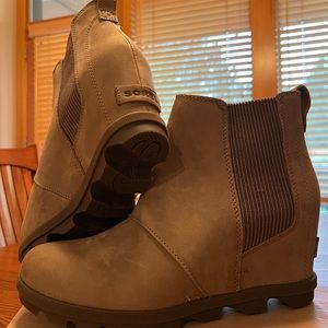 Sorel women’s wedge boots.